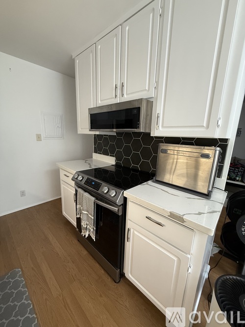 505 Cypress Point Dr, Unit 300 Rental photo 4